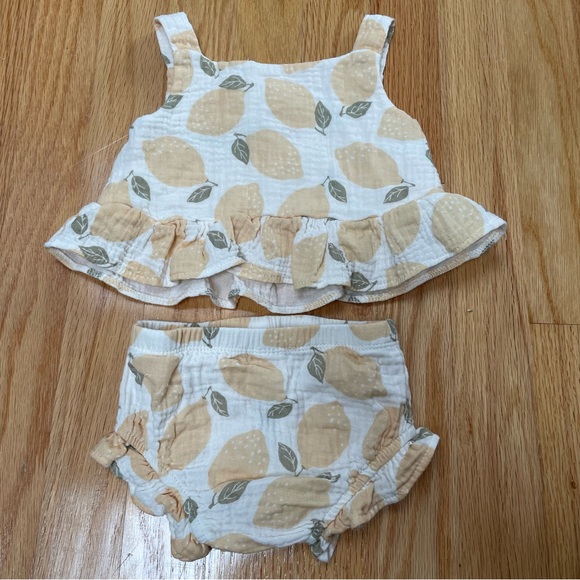Emily & Oliver boho girl muslin neutral lemon two piece set. Size 6-9 months. - Picture 7 of 8
